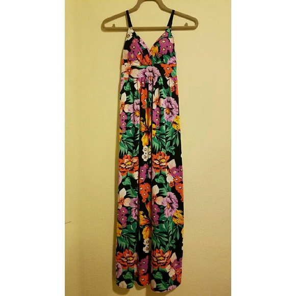 DEREK HEART Spaghetti strap floral maxi dress