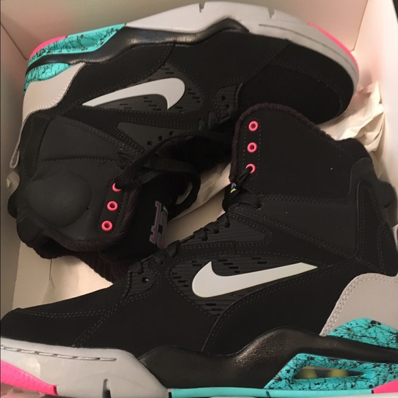 Nike Air Command Force (MENS)
