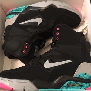 Nike Air Command Force (MENS)