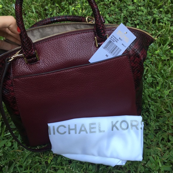 SOLD 🚫 NWT Riley Michael Kors Satchel Merlot - Picture 4 of 4