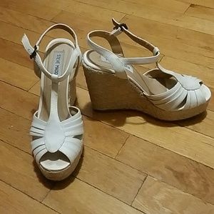 ON RESERVE - Steve Madden nude wedges