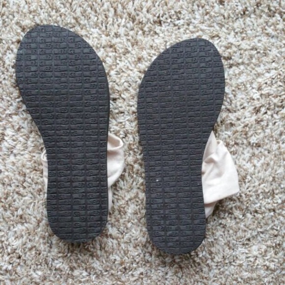 SOLD ON ♏️ Sanuk Yoga Sling - Picture 4 of 4