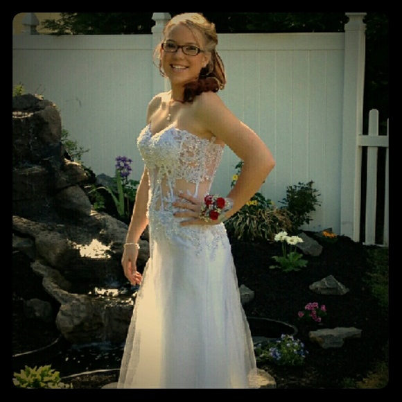 Prom/wedding dress