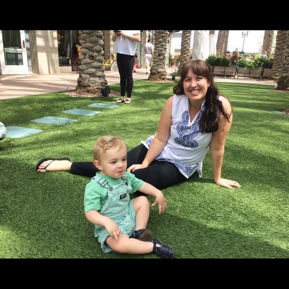 Meet your Posher, Sarah. Bookmark me! - Picture 2 of 4