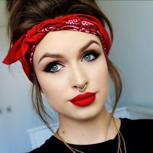 She Devil Matte to last lip kit