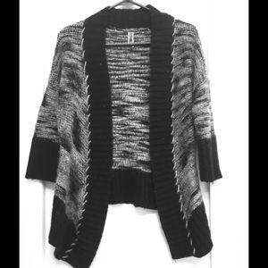 Buckle 3/4 Sleeve Sweater