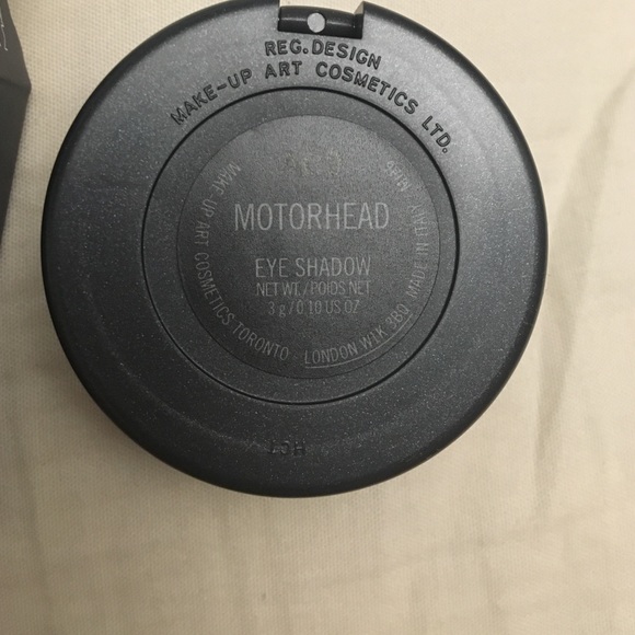 MAC Motörhead eyeshadow limited edition BNIB - Picture 3 of 3