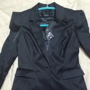 Peak shoulder blazer