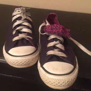 Converse shoes size US 2 girls