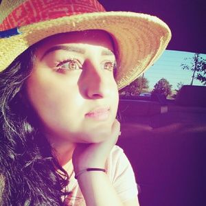 Meet your Posher, Yesenia