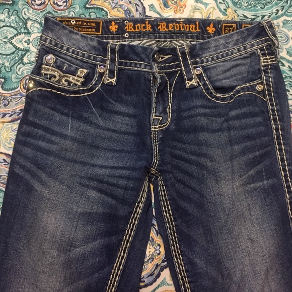 Size 27 boot cut jeans - Picture 2 of 3