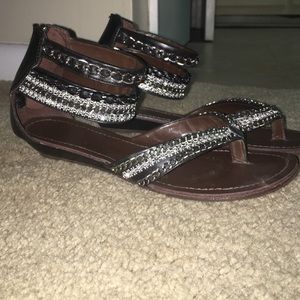 very stylish sandals!