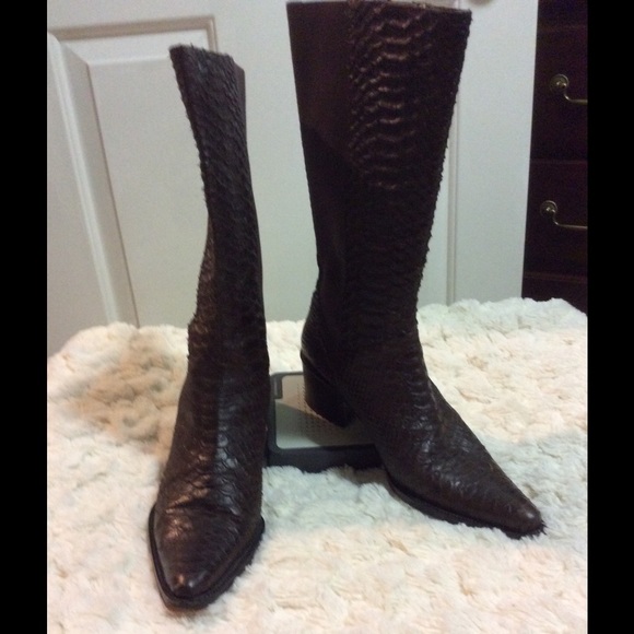 Dark brow snake leather boots - Picture 2 of 2
