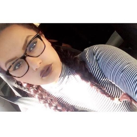Meet your Posher, Esmeralda