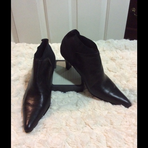 Black Ankle leather boots - Picture 1 of 4