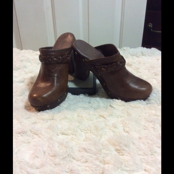 Brown leather uggs - Picture 2 of 2