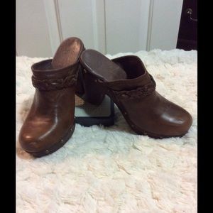 Brown leather uggs