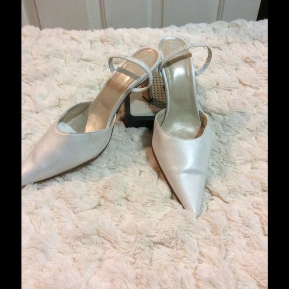 Jacobo White shoe - Picture 1 of 2