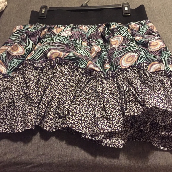 NWOT Ruffled skirt - Picture 2 of 2