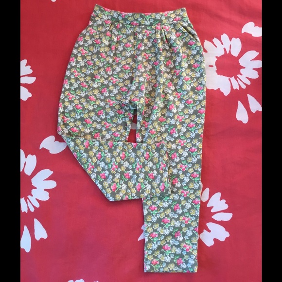 Last price ,Floral print pants 4 years - Picture 1 of 4