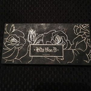 Kat Von D True Romance Palette LUDWIG