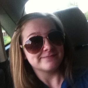 Meet your Posher, Alyssa