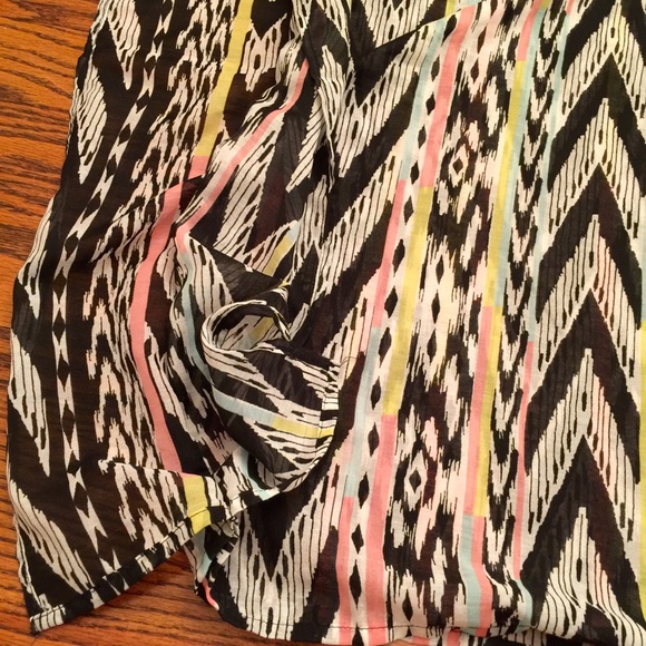 🍂5/$25 Unique top/tunic - Picture 3 of 3