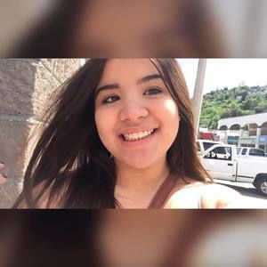 Meet your Posher, Selena