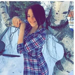 Meet your Posher, Elise