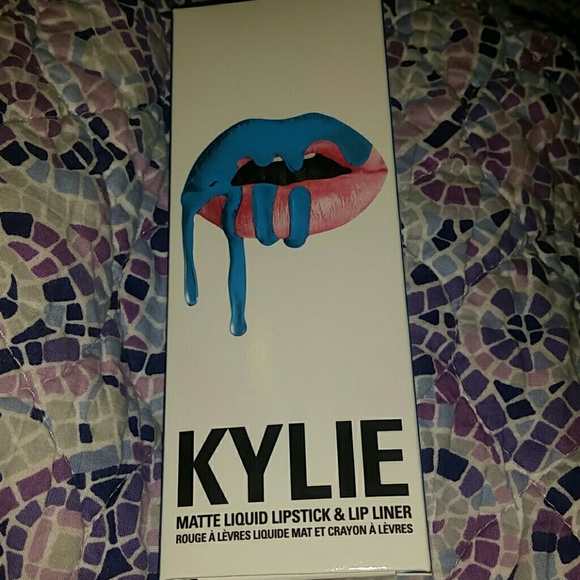Kylie Lip kit in Skylie