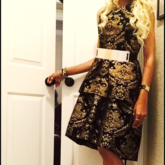 Beautiful Gianni Bini lined skirt set