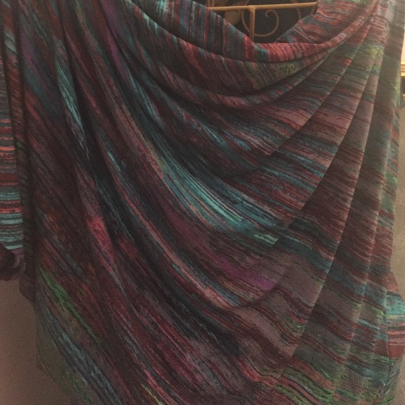 Multi colored one sleeve dress - Picture 3 of 4