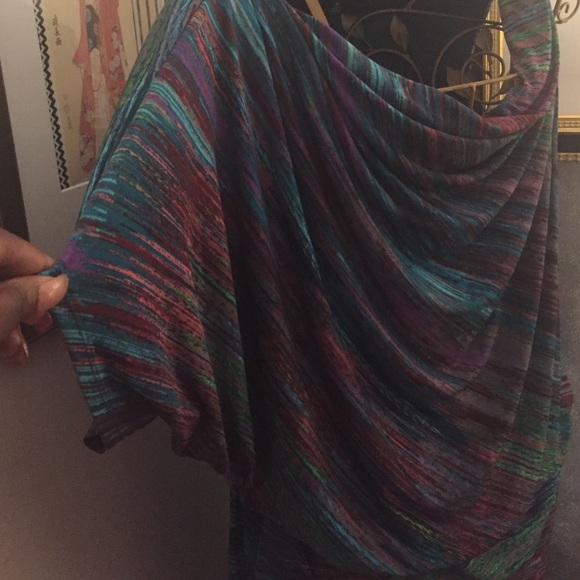 Multi colored one sleeve dress - Picture 4 of 4