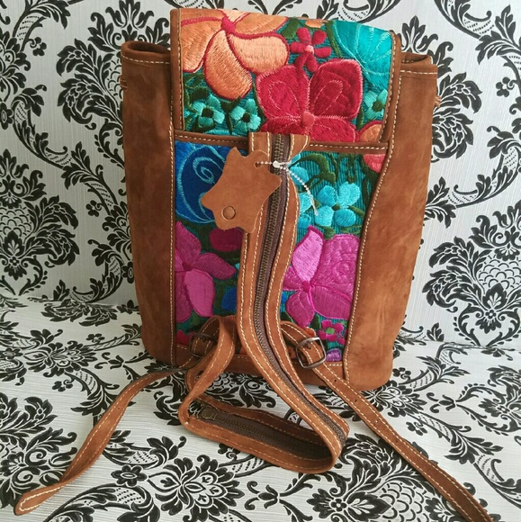 "DORA" Backpack - Picture 3 of 4
