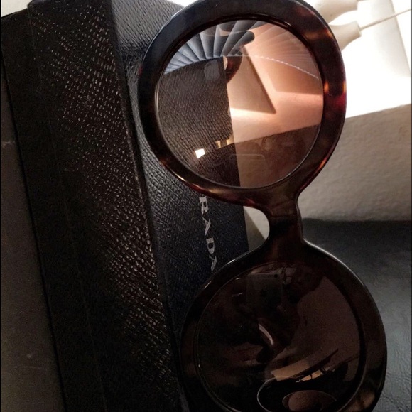 Sunglasses - Picture 4 of 4