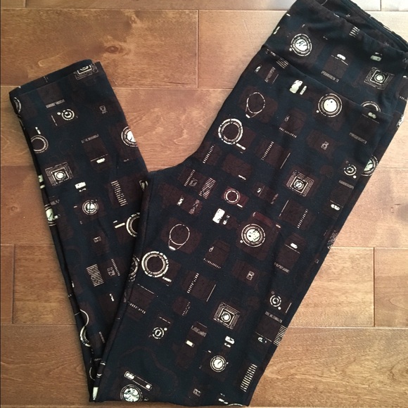 FOR Ashlee Black Camera Leggings