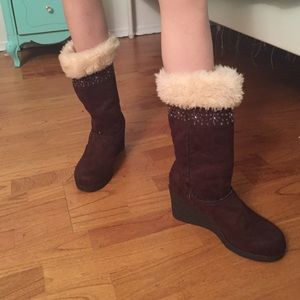 Suede furred boots