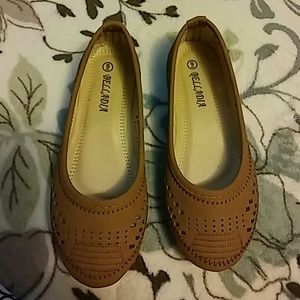 ***final reduction Brand new light brown flats