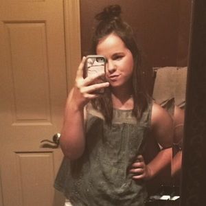 Meet your Posher, Dani