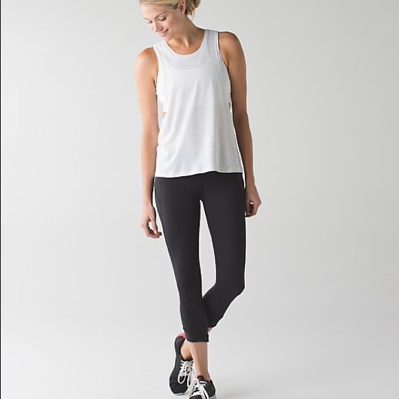 Lululemon Black Interval Crop Size 6