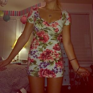 Floral cocktail dress FOREVER 21