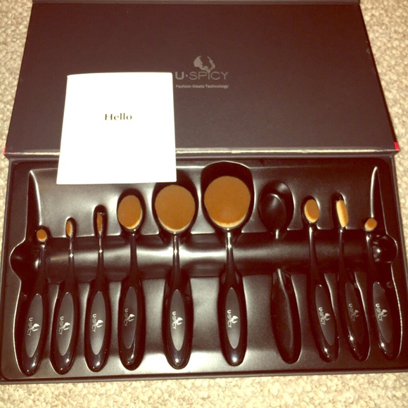 Other - Oval Makeup Brushes