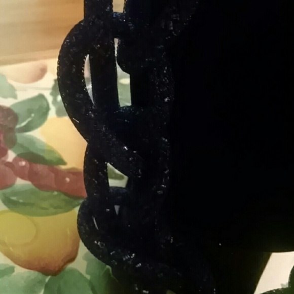 EDGE NAVY STATEMENT NECKLACE - Picture 2 of 3