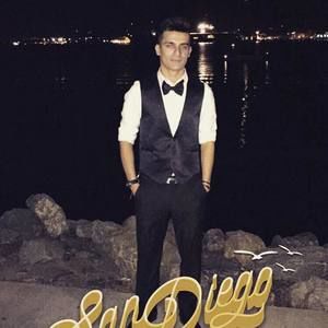 Meet your Posher, Ali