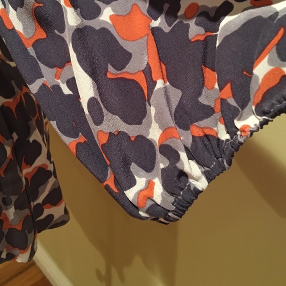 Grey and orange printed blouse - Picture 3 of 3