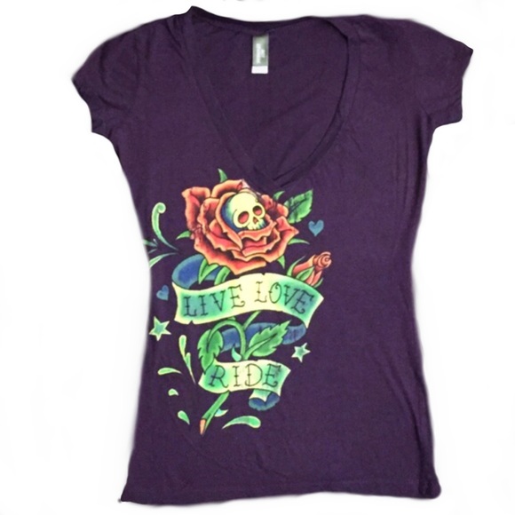 Hot Leathers Skull V-neck Tee- Size S
