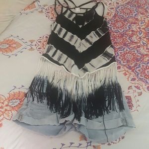 SOLD 😎SUMMER BLOW OUT!!!😎 ..FRINGE TANK TOP