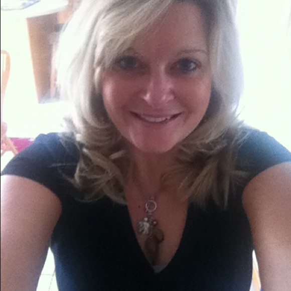 Meet your Posher, Tracey - Picture 1 of 1