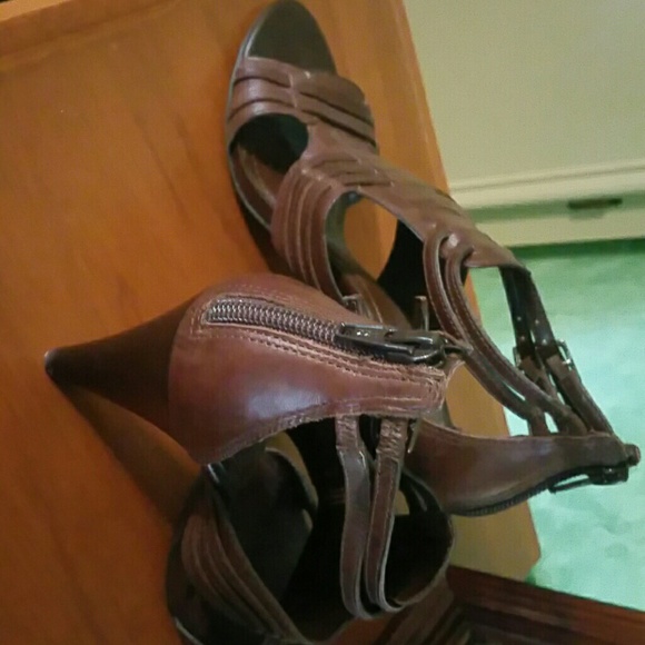 Gianni Bini, zippered heel dress shoes