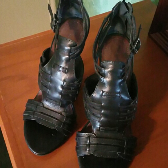 Gianni Bini Zippered Heel Dress Shoes